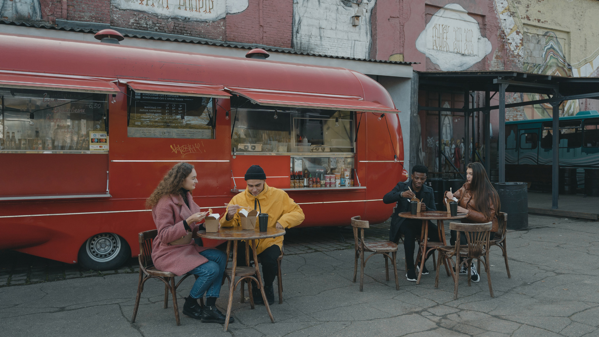 Food Truck vs. Food Trailer: Pros and Cons